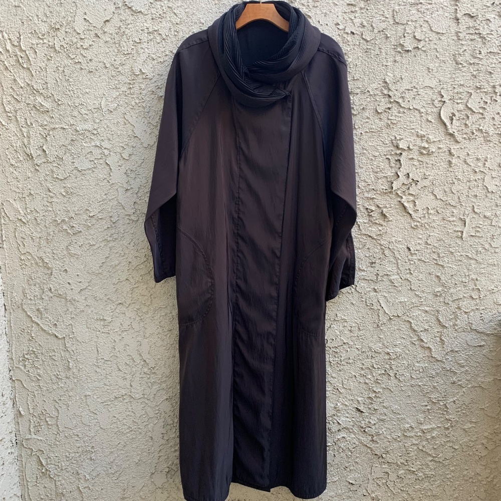 Stunning Reversible Raincoat - image 3